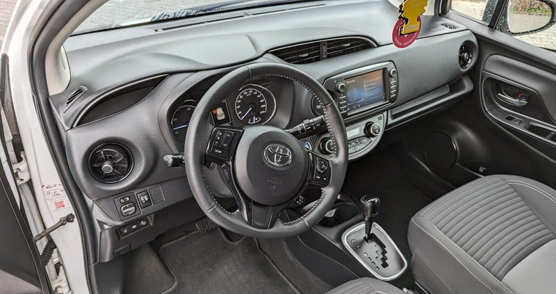 Toyota Yaris cena 61999 przebieg: 36200, rok produkcji 2019 z Krynki małe 781